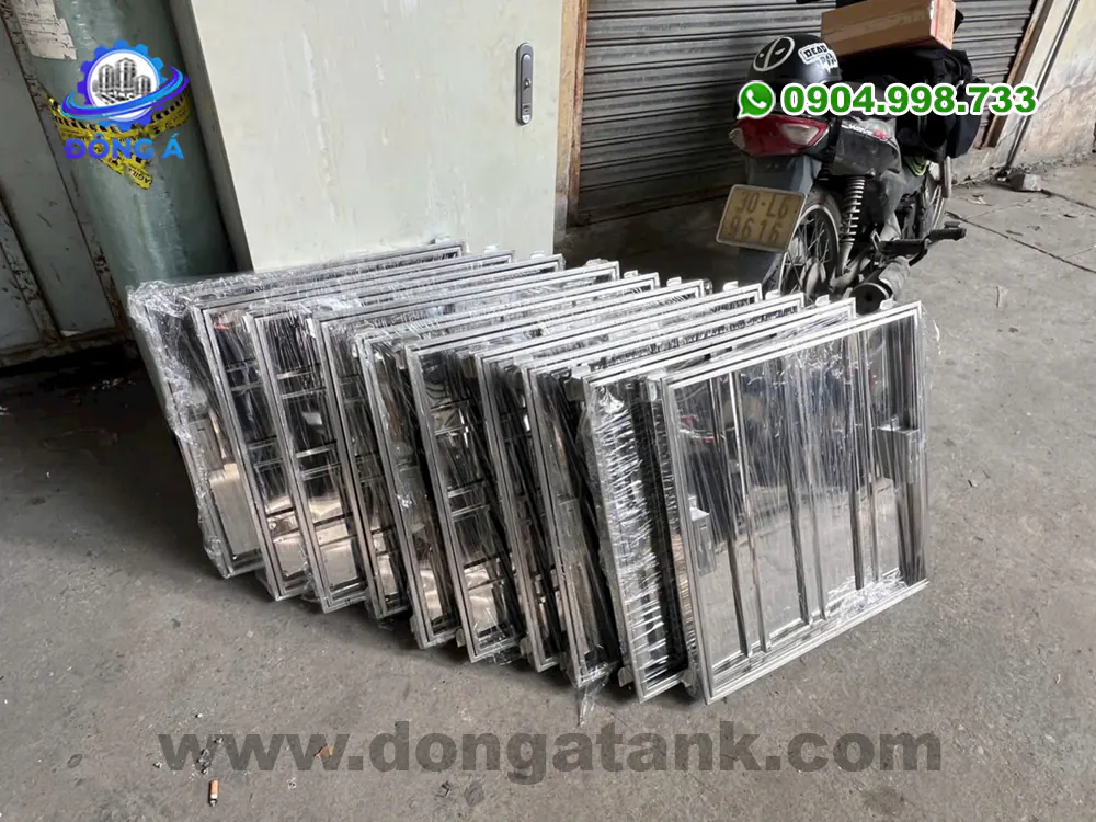 Báo giá nắp bể inox ngầm lát gạch thẩm mỹ cho phòng khách